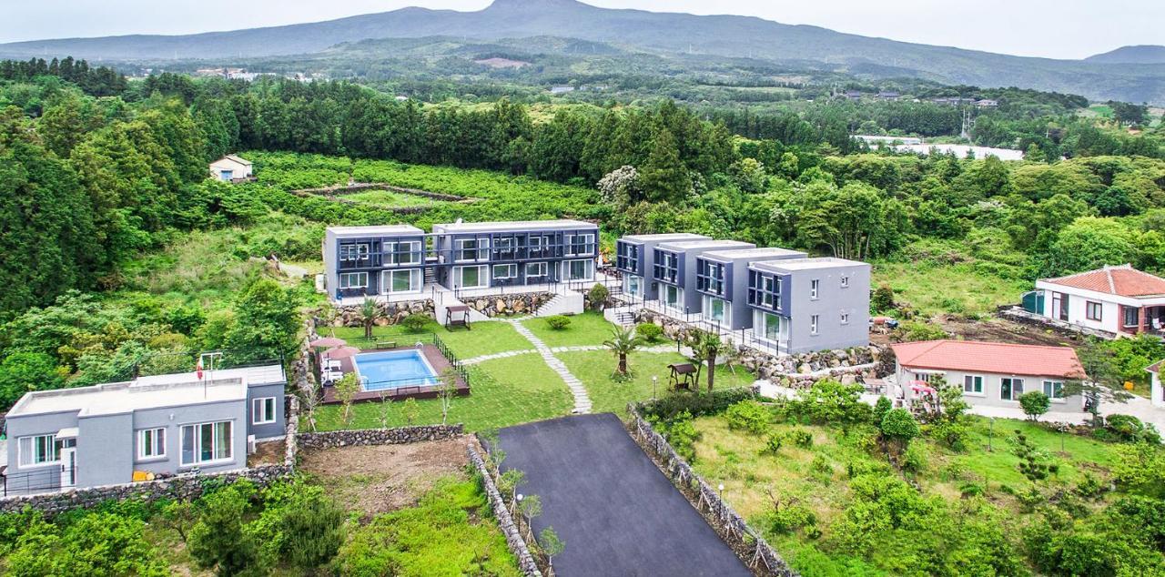 Donnaeko Pension Seogwipo Exterior photo